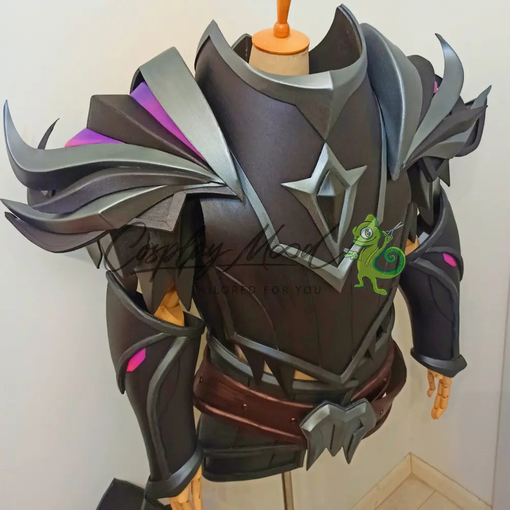 Armatura-Cosplay-Pyke-Ashen-Knight-Skin-League-of-Legends-2