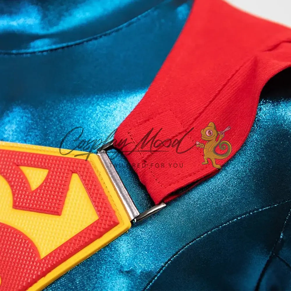 Costume-Cosplay-Kara-Kent-Supergirl-DCU-11